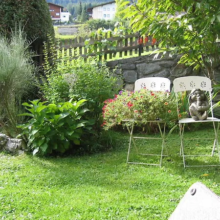 Haus Alpengluehn Guest house