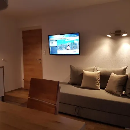 Pensionat Haus Alpengluehn 3*