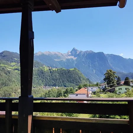 Haus Alpengluehn Gæstehus