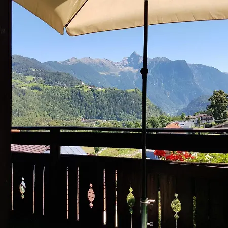 ゲストハウス Haus Alpengluehn ザウテンス