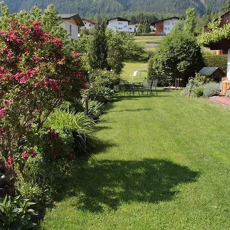 Haus Alpengluehn Konukevi Sautens