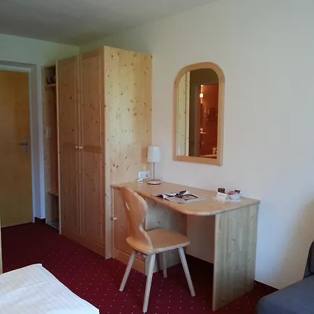 Haus Alpengluehn 3*